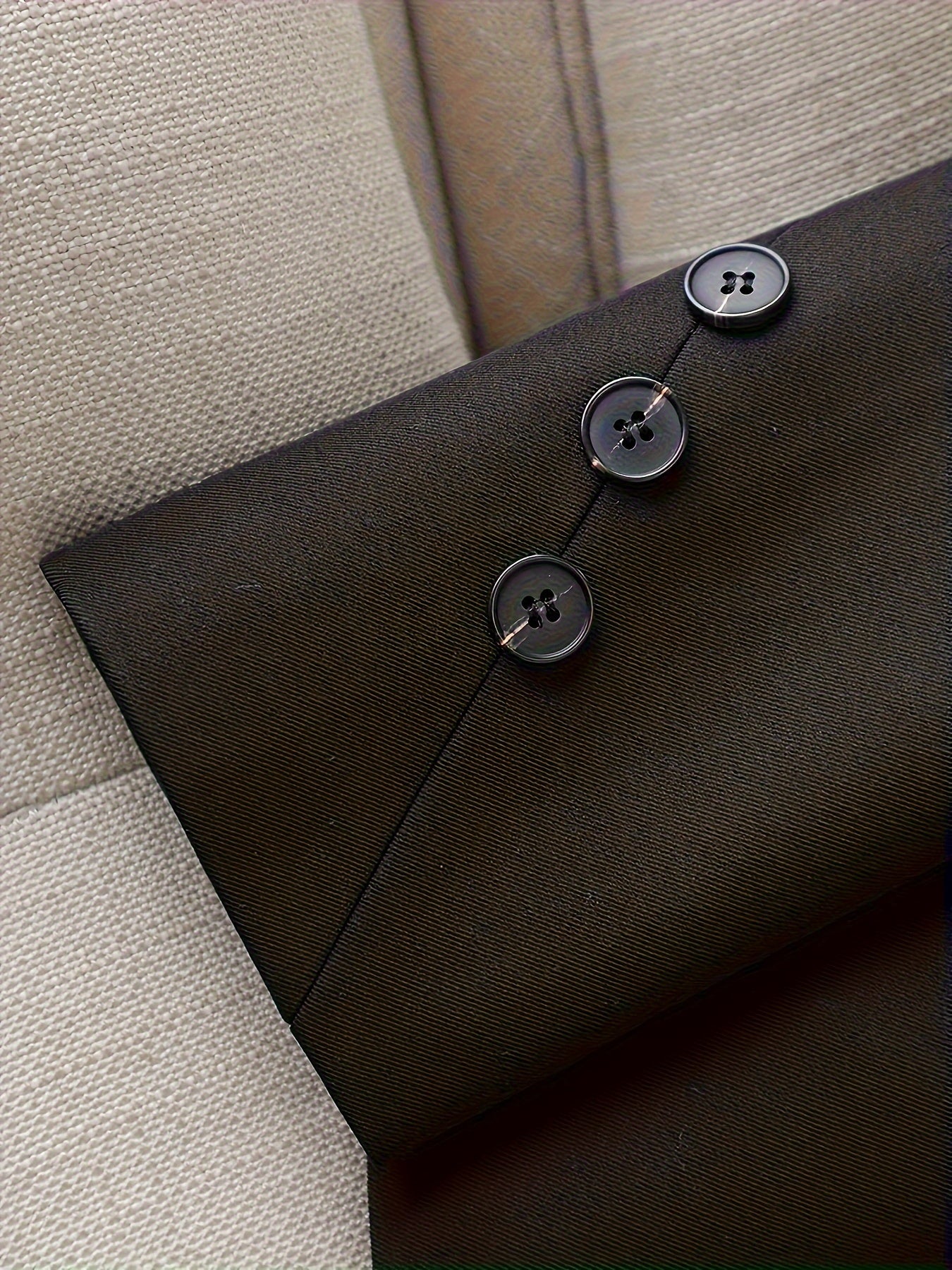 Classic tailored single-button blazer for women